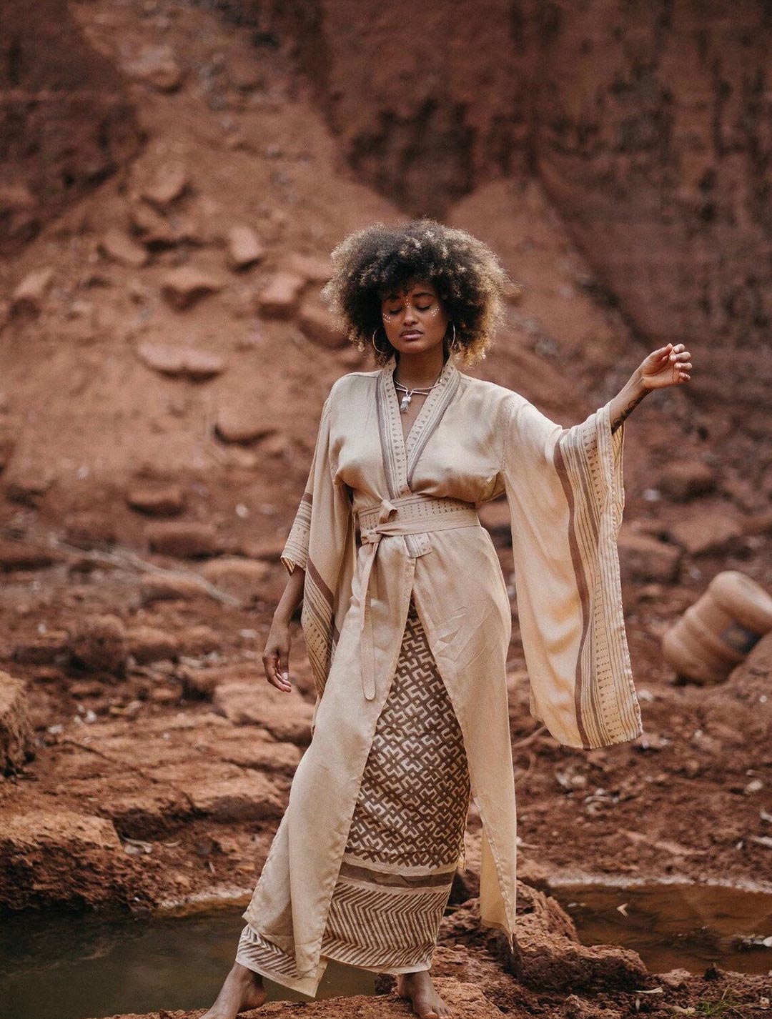 Alekai-2023-Kimono-Ra-Dress-Golden-1