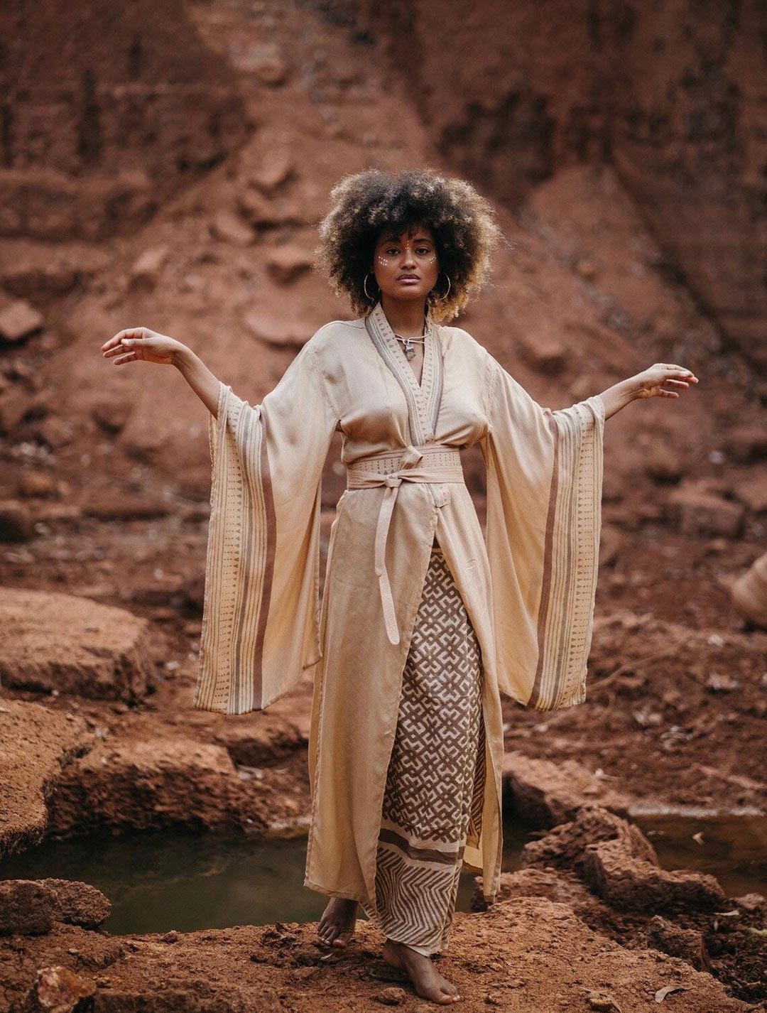 Alekai-2023-Kimono-Ra-Dress-Golden-1