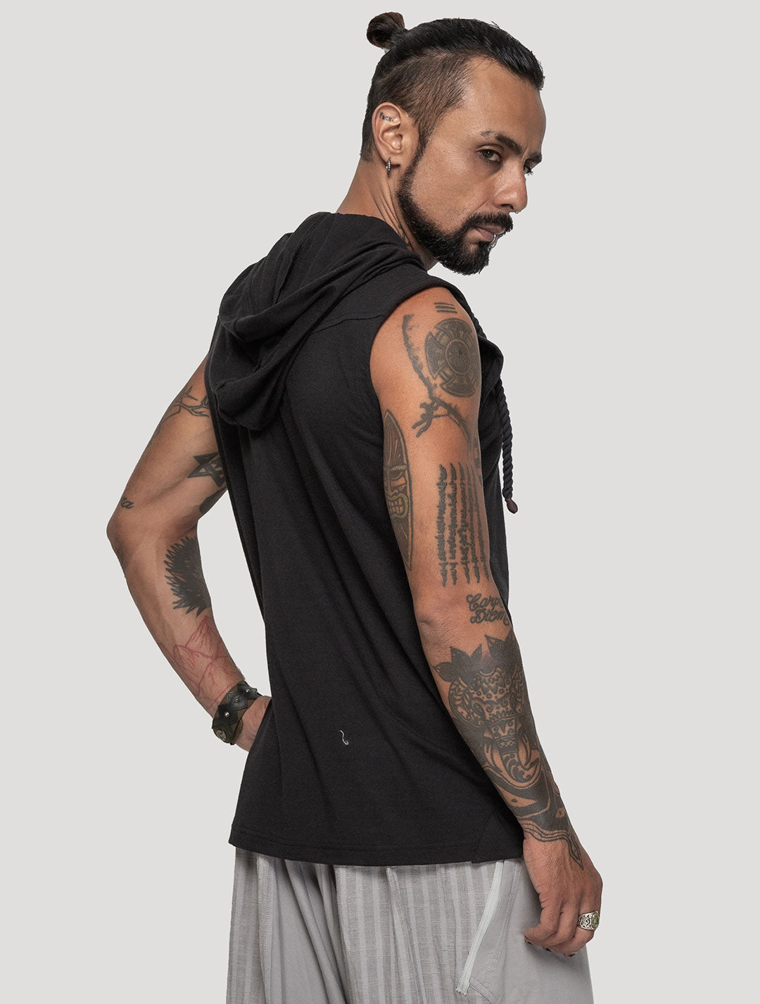 Black 'Spirit' Sleeveless Hoodie Tee - Psylo Fashion