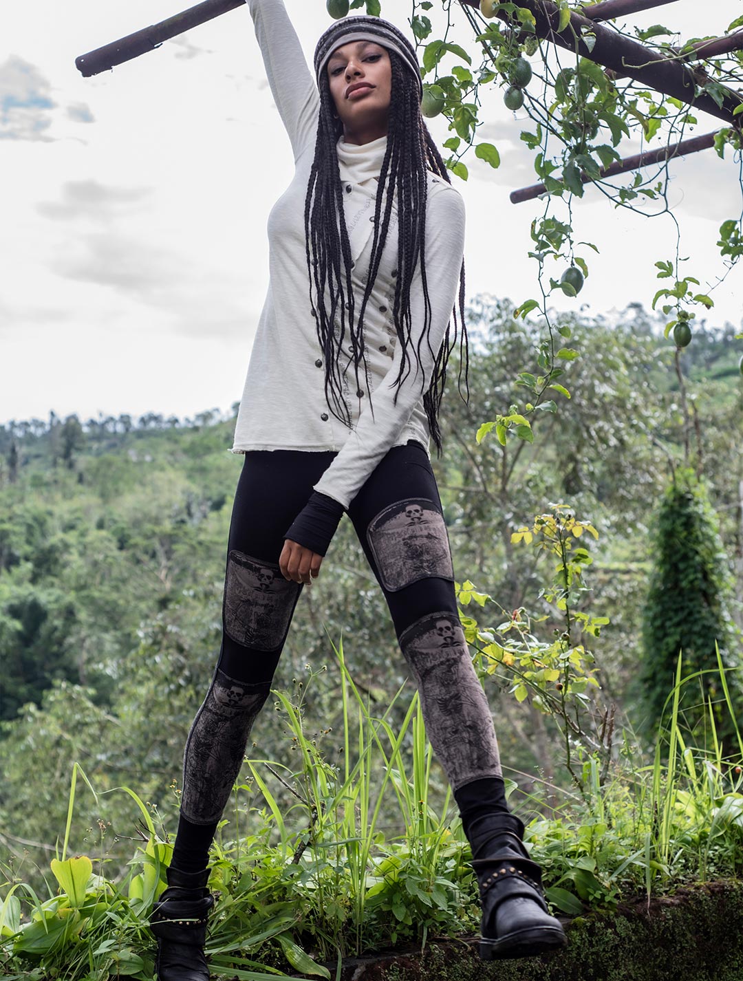 Tibetan Skulls Long Leggings - Psylo Fashion