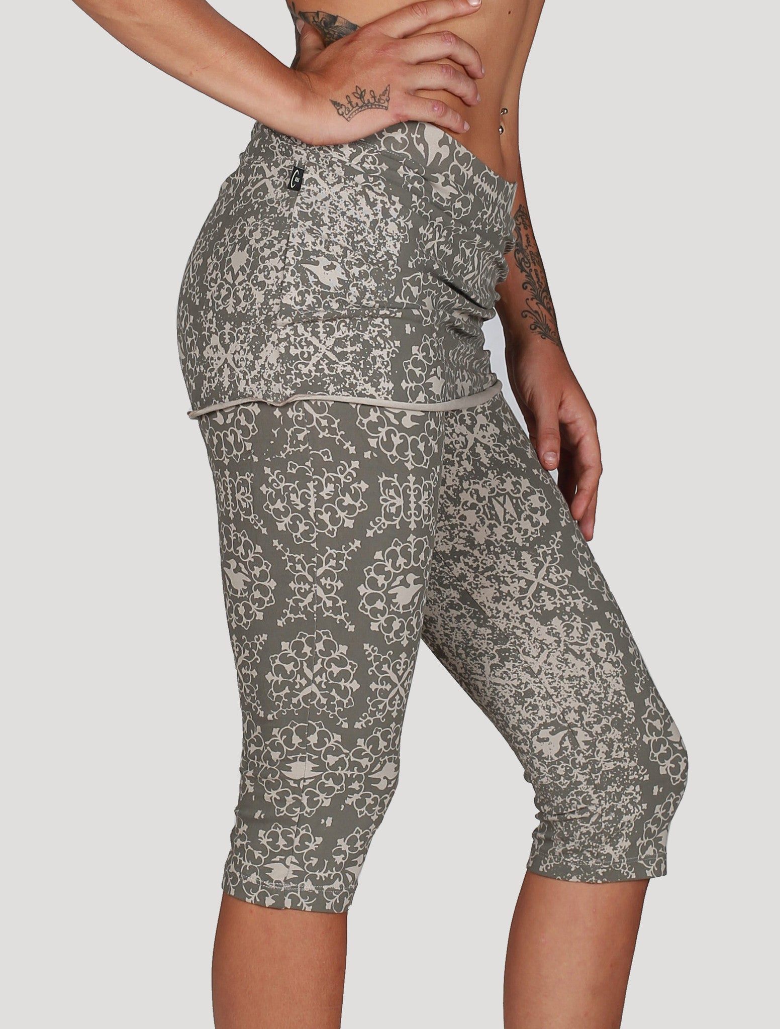 Isis The Goddess Skirted 3/4 Leggings - Psylo Fashion