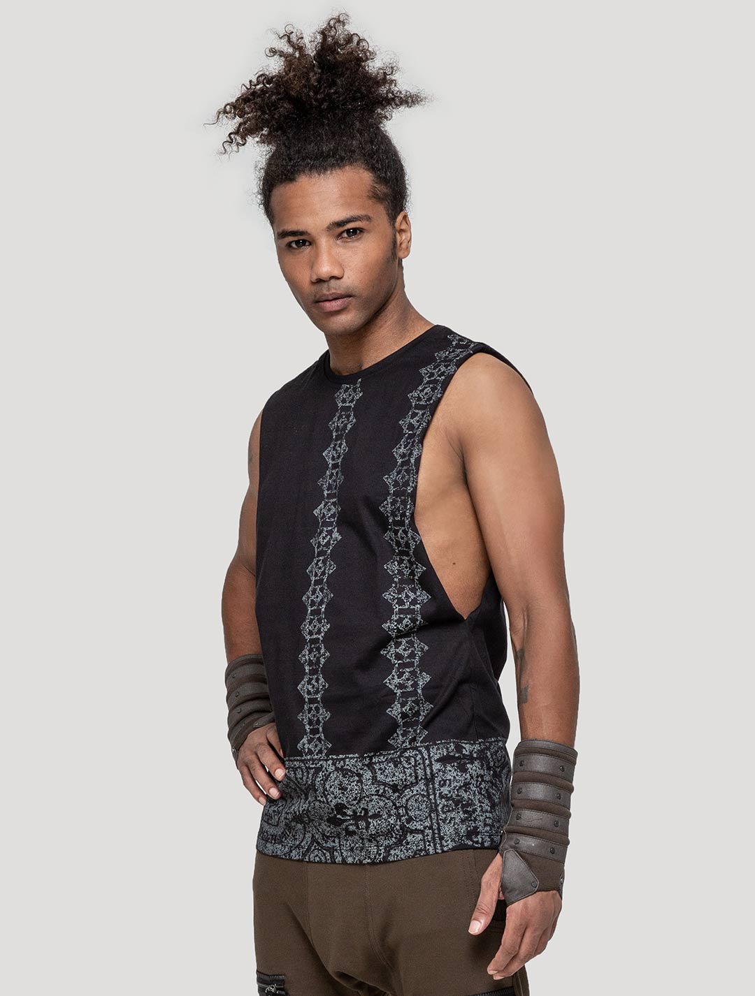 Black Memo Sleeveless Tee - Psylo Fashion