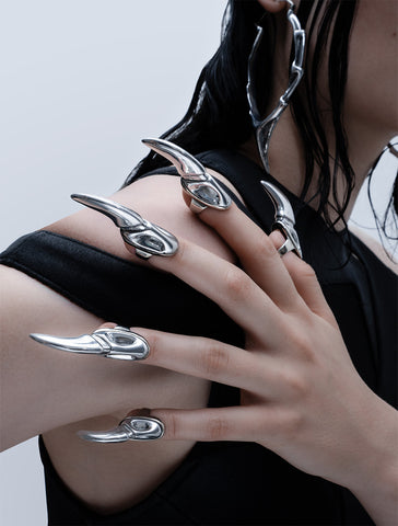 Where can I find those full finger claw rings which are actually